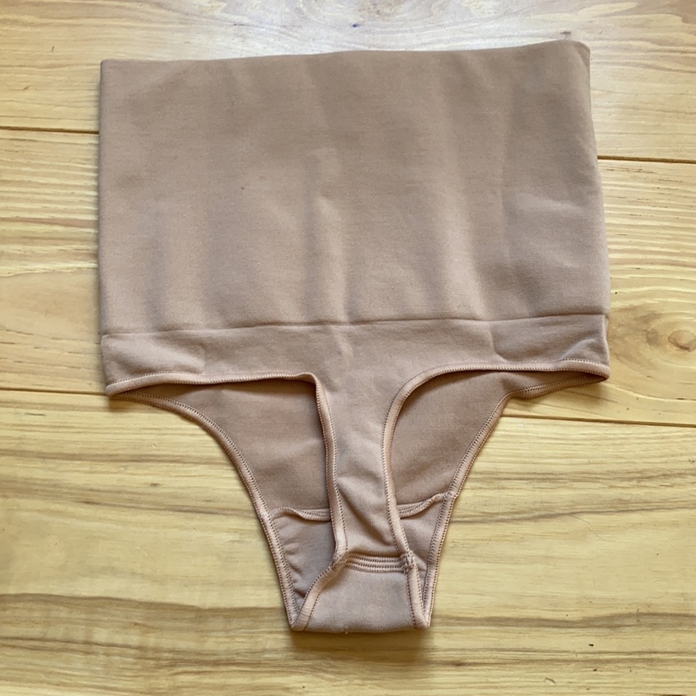 SKIMS CORE CONTROL THONG - Picture 4 of 4